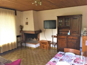 2 pièces proche pistes avec balcon - FR-1-459-63